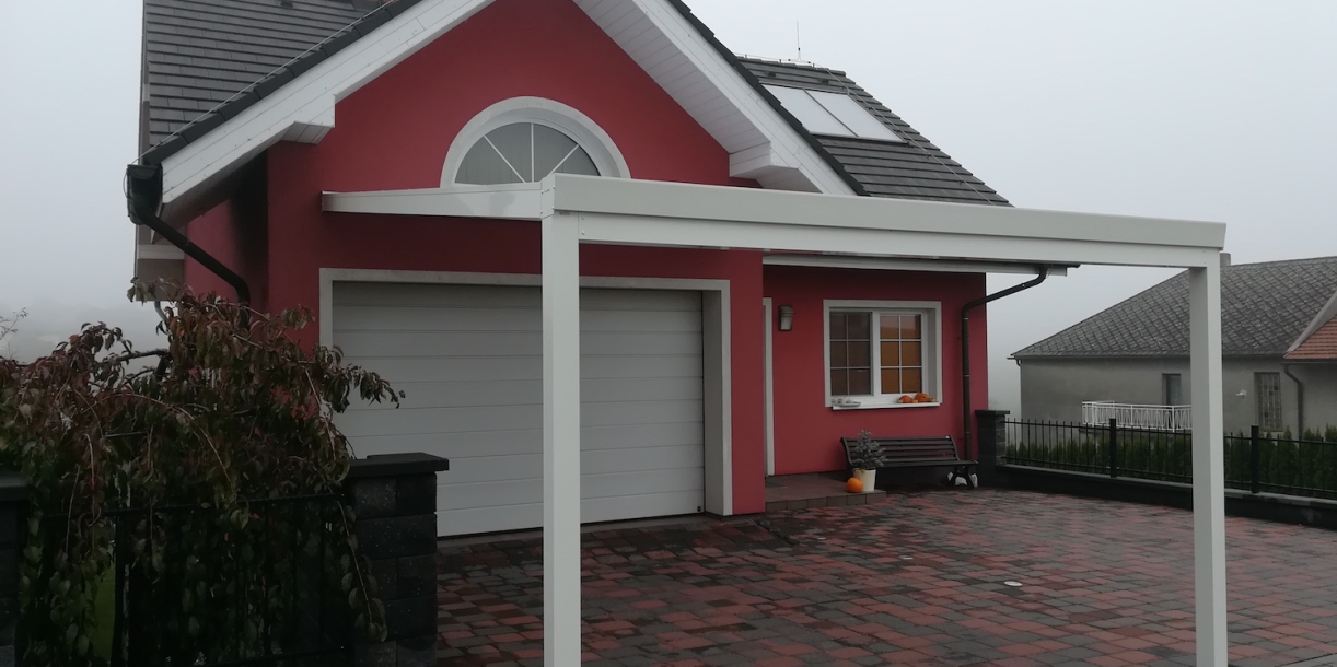 Parkovací místo přímo u domu