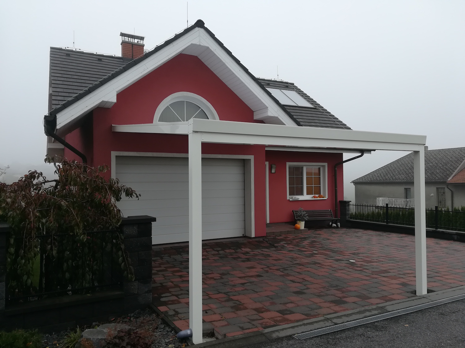 hliníkový parkovací přístřešek