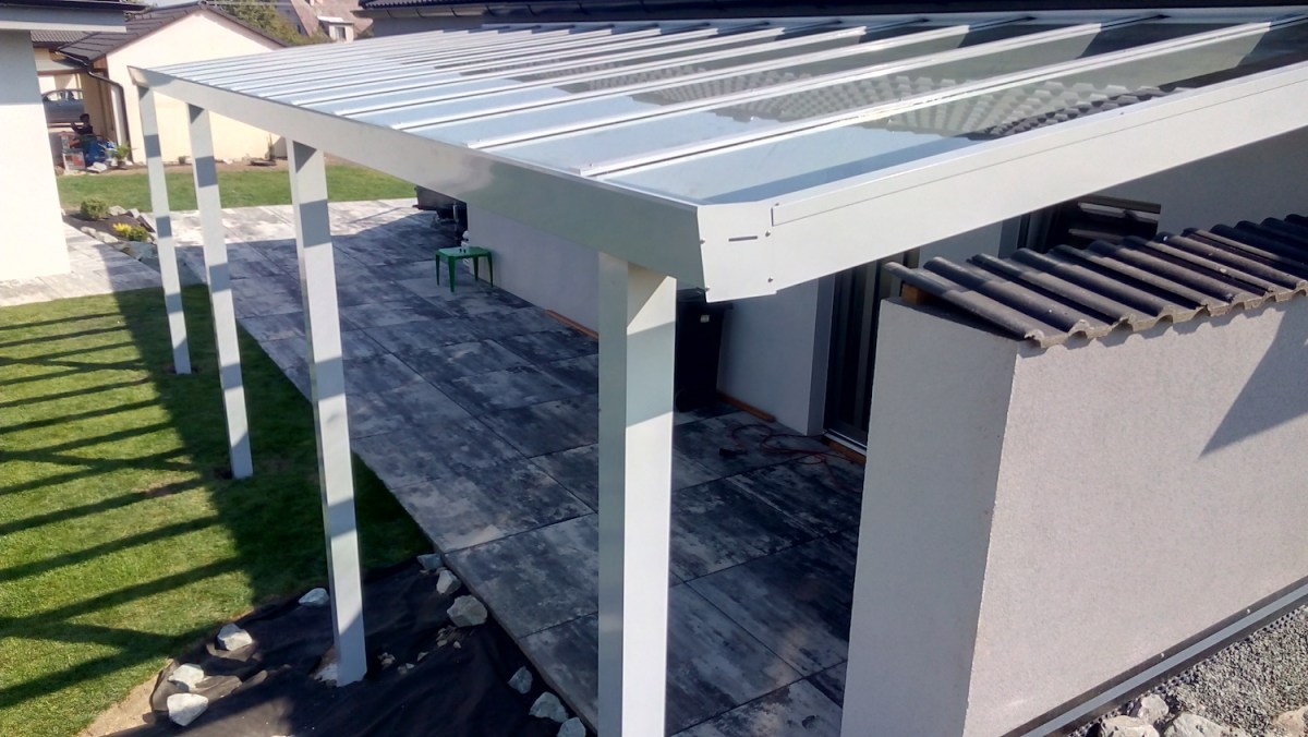 Garážové stání bílá RAL 9010 500 x 250 cm provedení DELUXE