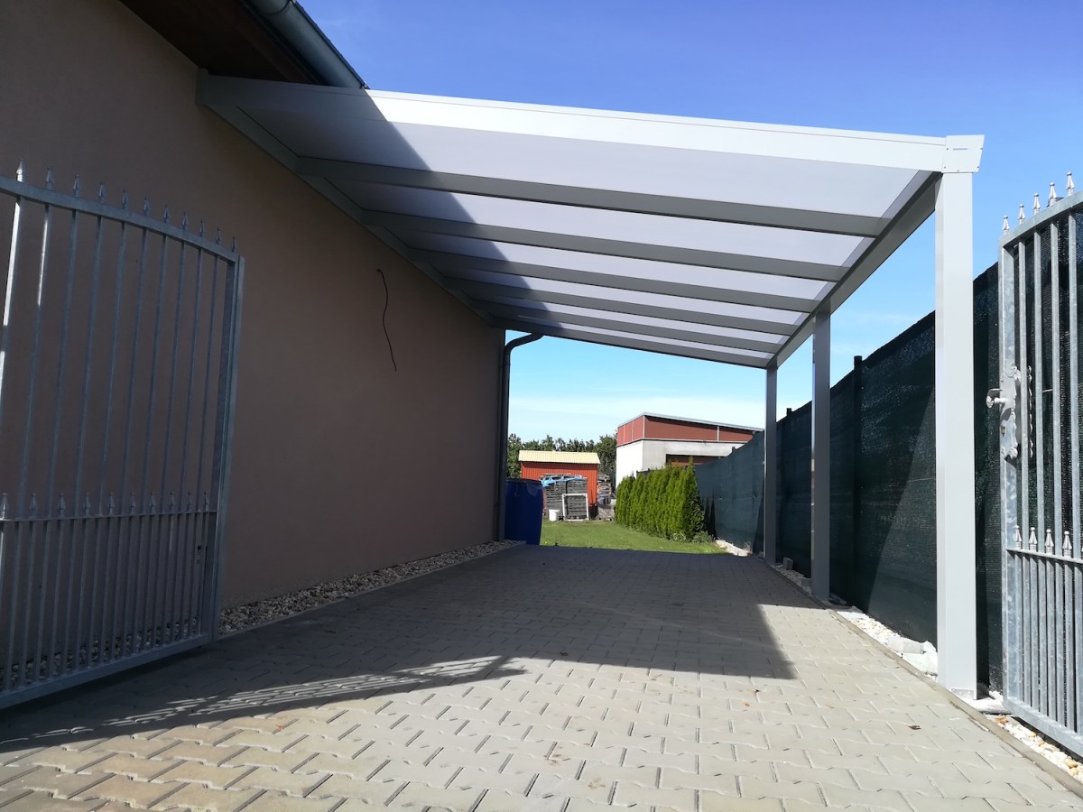 Garážové stání stříbrná RAL 9006 300 x 350 cm provedení PROFI